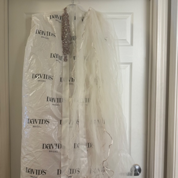 Wedding - Picture 2 of 6